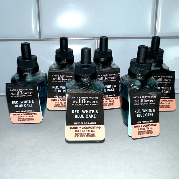 4 B&BW Red White & Blue Cake Wallflower Refills - Picture 1 of 5